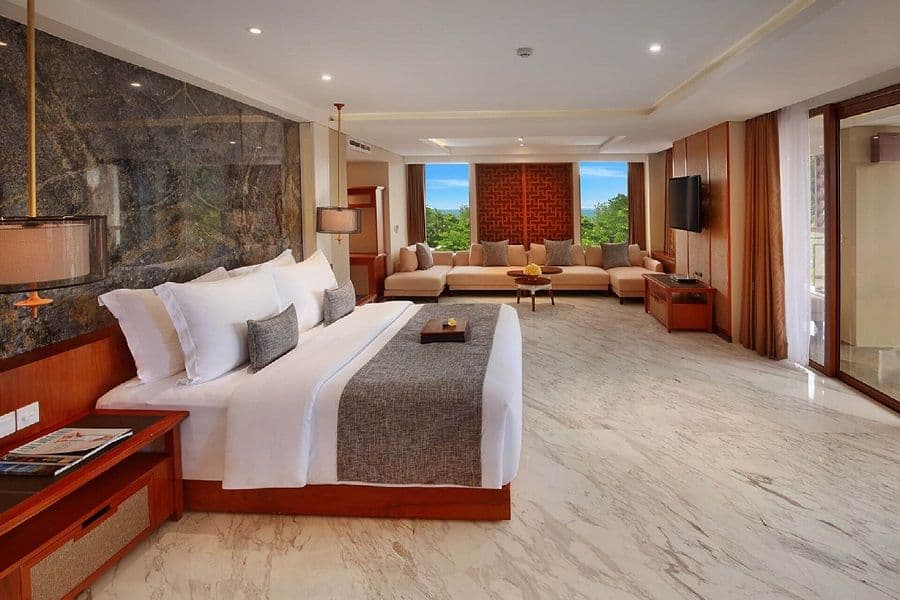 The-Bandha-Hotel-and-Suites-Grand-Suite-Ocean-View-with-Spa-Bath-Bedroom-2.jpg