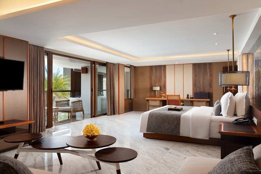The-Bandha-Hotel-and-Suites-Grand-Suite-with-Spa-Bath-Bedroom-1.jpg